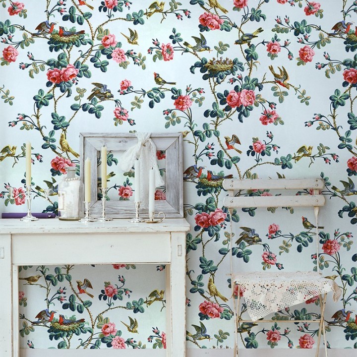 Papier peint Oisillons de la Reine . Oiseaux et roses.